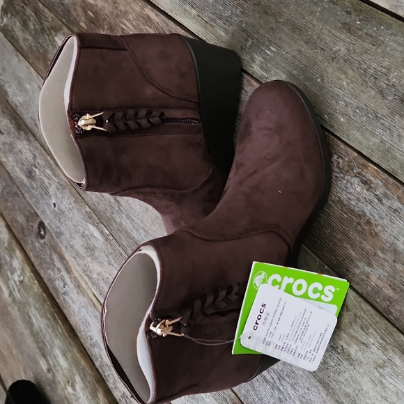 Crocs Leigh Wedge Suede Booties Espresso Rich Brown Women's 5M #3017 - Picture 3 of 10